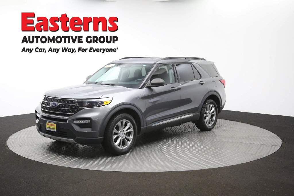 Used 2022 Ford Explorer XLT w/ Equipment Group 202A AWD/4WD image 60