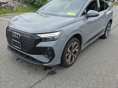 Used 2023 Audi Q4 e-tron Premium Plus w/ Premium Plus AWD/4WD image 4