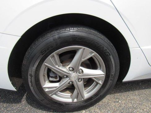 Used 2022 Hyundai Sonata SE image 9