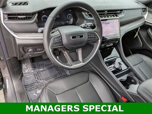 New 2025 Jeep Grand Cherokee L Limited w/ Black Appearance Package image 10