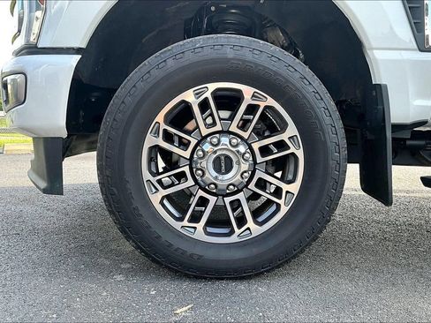 Used 2024 Ford F250 Limited w/ FX4 Off-Road Package AWD/4WD image 2