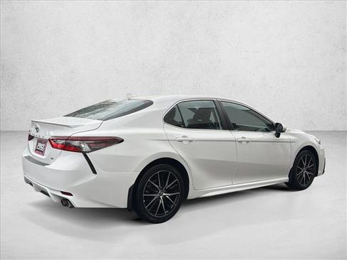 Used 2024 Toyota Camry SE w/ Cold Weather Package image 5