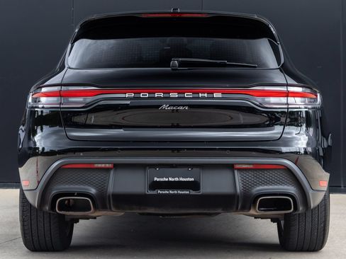 Certified 2024 Porsche Macan AWD/4WD image 10