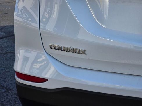 Used 2023 Chevrolet Equinox LT w/ Driver Convenience Package image 11