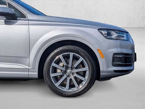 Used 2018 Audi Q7 3.0T Premium image 24