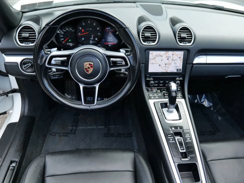 Used 2017 Porsche 718 Boxster image 10