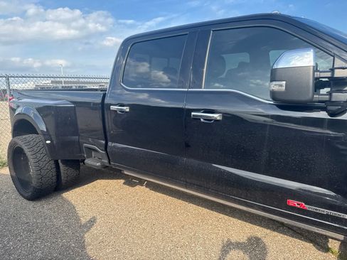 Used 2024 Ford F450 Platinum w/ FX4 Off-Road Package AWD/4WD image 9