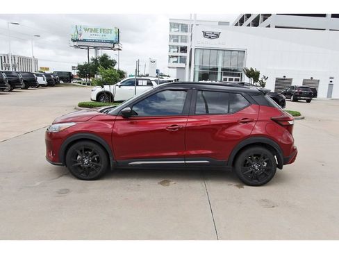 Used 2023 Nissan Kicks SR w/ SR Premium Package image 3