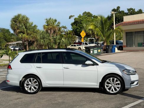 Used 2019 Volkswagen Golf SE FWD image 4