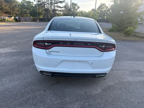 Used 2022 Dodge Charger SXT RWD image 4