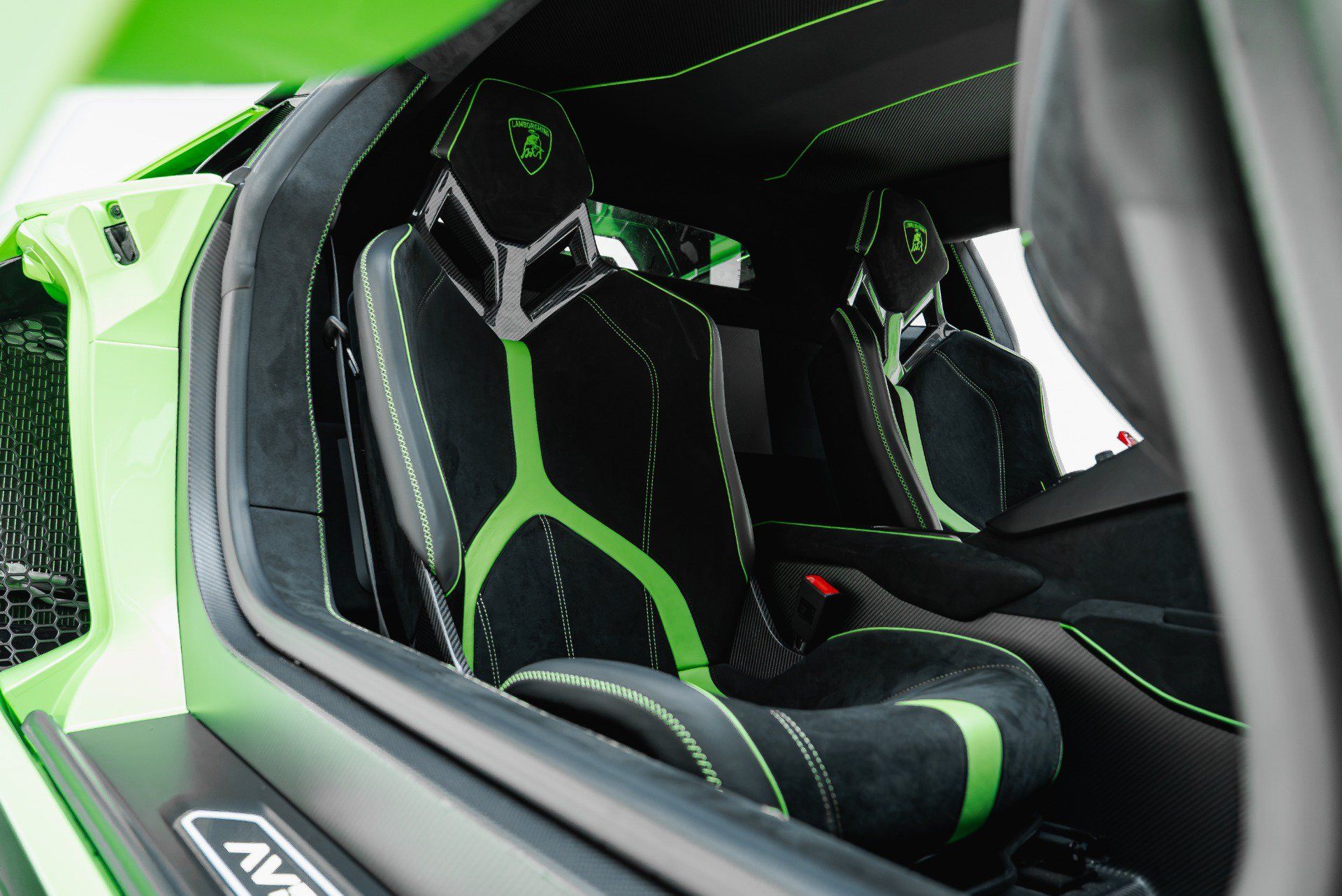 Used 2019 Lamborghini Aventador SVJ AWD/4WD image 70