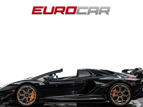 Used 2021 Lamborghini Aventador SVJ AWD/4WD image 2