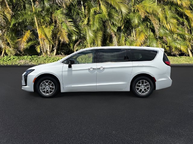 New 2027 Chrysler Pacifica Select FWD image 8