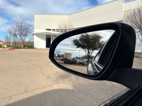 Used 2016 Toyota Camry LE image 32