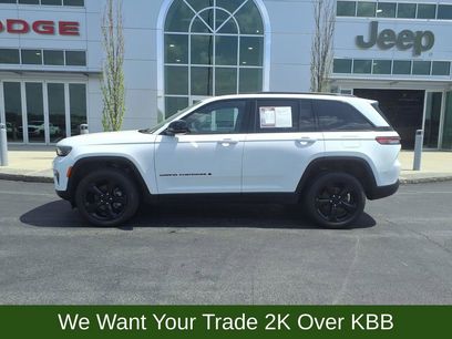 Used 2024 Jeep Grand Cherokee Limited w/ Black Appearance Package