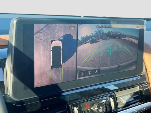 New 2026 Nissan Pathfinder Platinum image 13