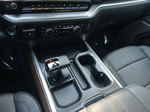 Used 2025 Chevrolet Silverado 1500 High Country w/ Midnight Edition image 19