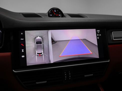 Certified 2023 Porsche Cayenne S Platinum AWD/4WD image 40