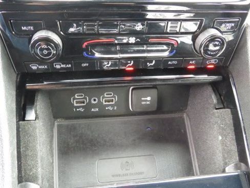 Used 2022 Jeep Grand Cherokee Altitude image 14