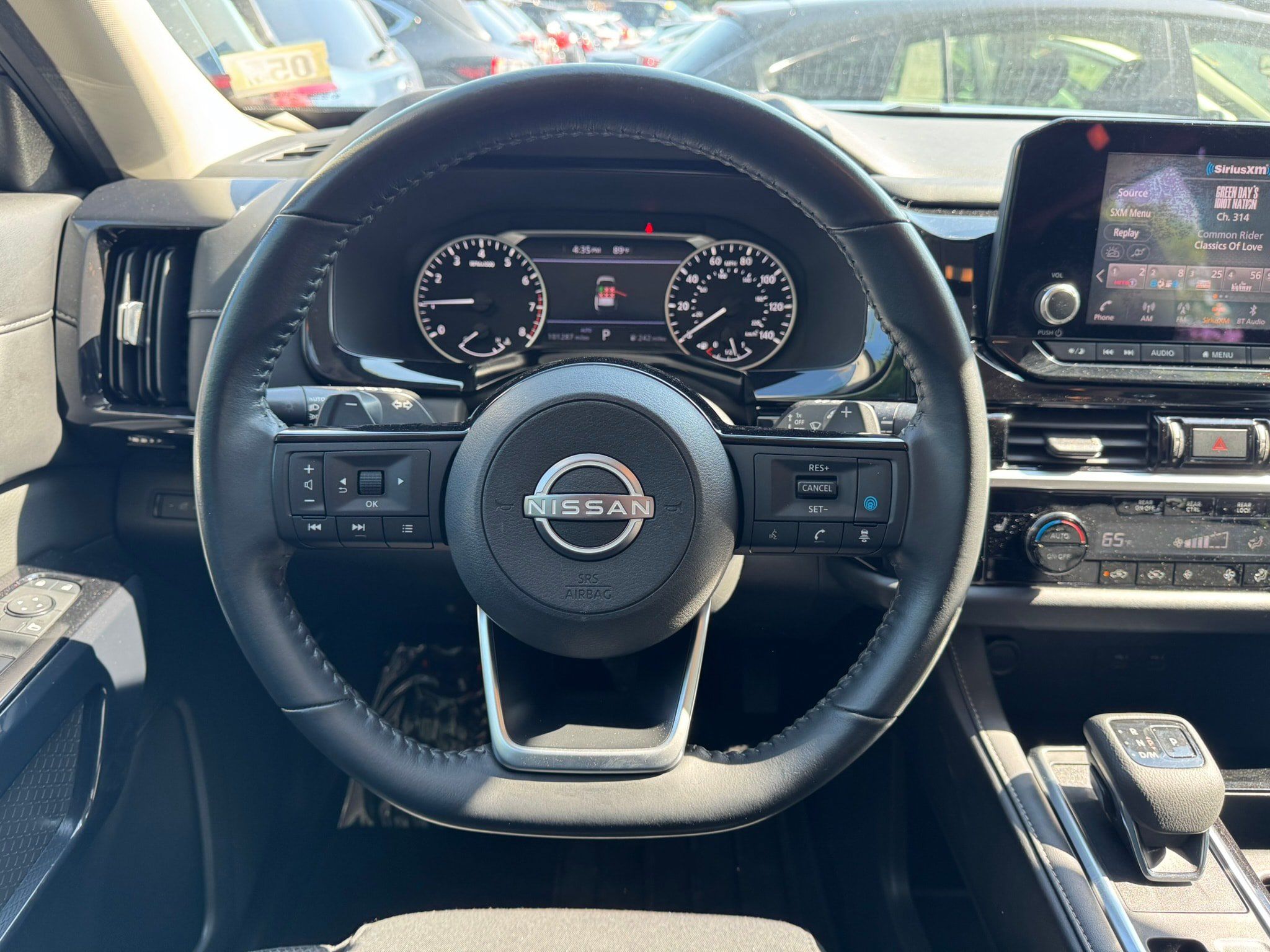 Used 2022 Nissan Pathfinder SV AWD/4WD image 15