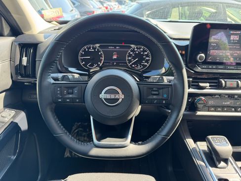 Used 2022 Nissan Pathfinder SV AWD/4WD image 15