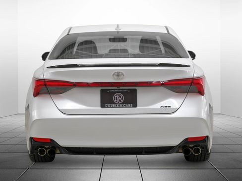 Used 2019 Toyota Avalon XSE image 10