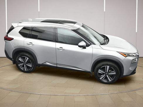 Used 2022 Nissan Rogue SL FWD image 33
