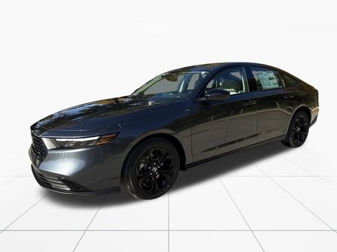 New 2025 Honda Accord SE image 3