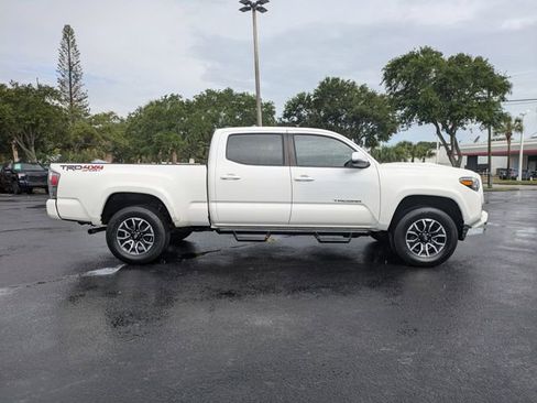 Used 2021 Toyota Tacoma TRD Sport w/ TRD Premium Sport Package AWD/4WD image 3