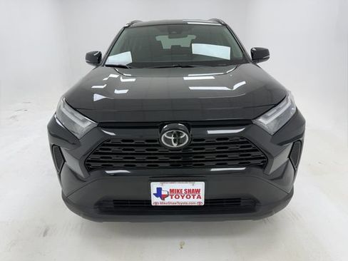 Used 2025 Toyota RAV4 XLE AWD/4WD image 3