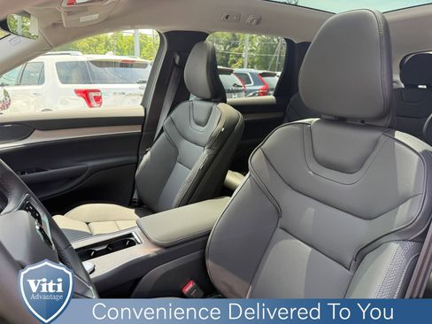 New 2025 Volvo EX90 Plus image 13