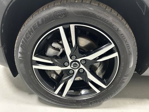 Certified 2025 Volvo XC40 B5 Core image 6