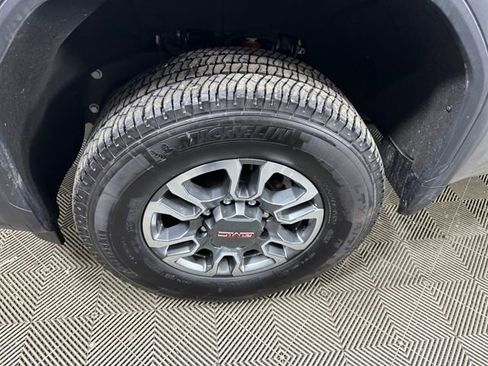 Used 2024 GMC Sierra 2500 SLE image 10