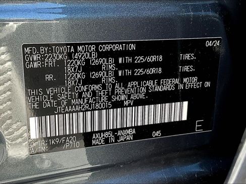 Used 2024 Toyota Venza LE AWD/4WD image 19