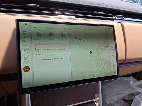 New 2025 Land Rover Range Rover SE image 21