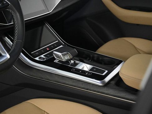 Used 2025 Audi Q7 3.0T Premium w/ Convenience Package image 20