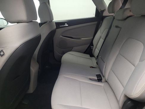 Used 2019 Hyundai Tucson SE image 18