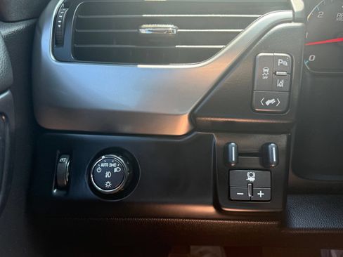Used 2015 Chevrolet Tahoe LT w/ Luxury Package RWD image 18