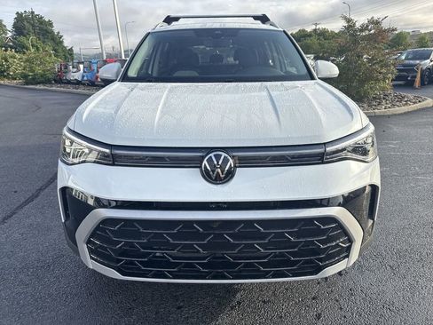 New 2025 Volkswagen Taos SEL image 2