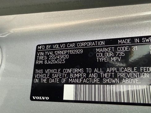 Certified 2023 Volvo XC60 B5 Plus w/ Climate Package image 23