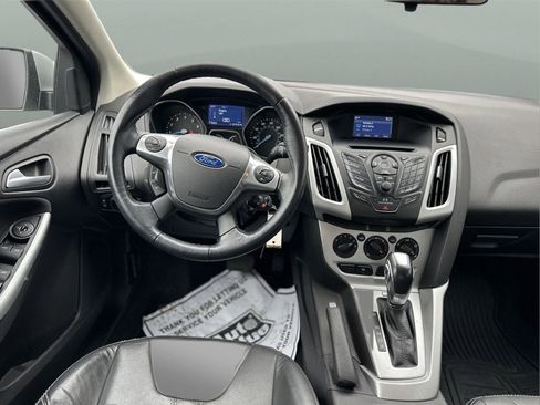 Used 2014 Ford Focus SE w/ Equipment Group 201A image 9