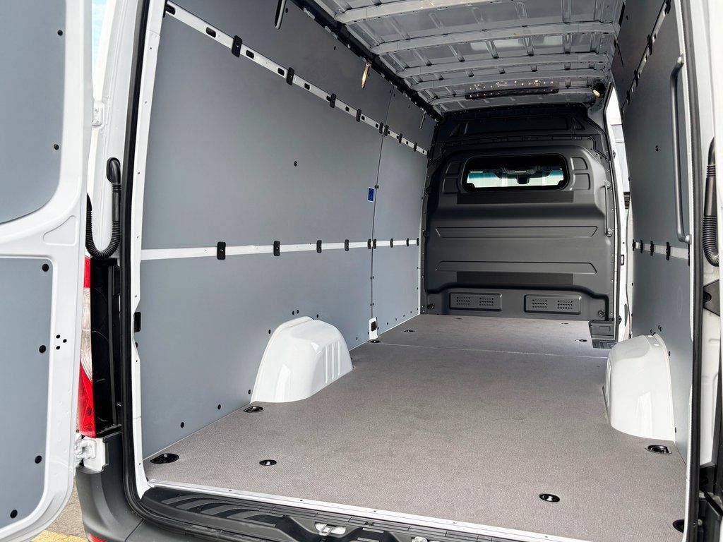 Used 2026 Mercedes-Benz Sprinter 2500 image 6