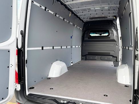 Used 2026 Mercedes-Benz Sprinter 2500 image 6