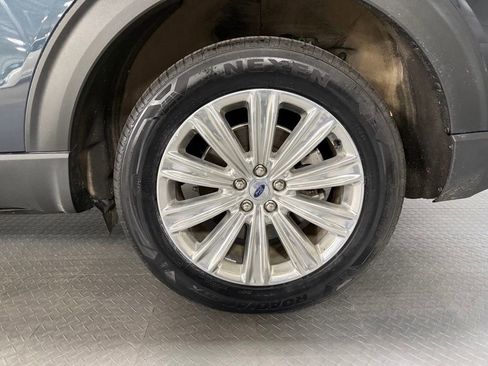 Used 2022 Ford Explorer Limited w/ Hybrid Equipment Group 310A AWD/4WD image 7