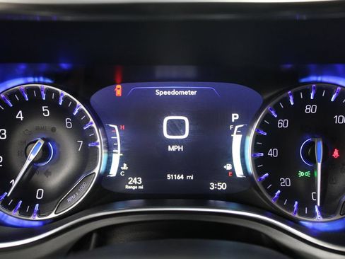 Used 2025 Chrysler Pacifica Limited FWD image 21