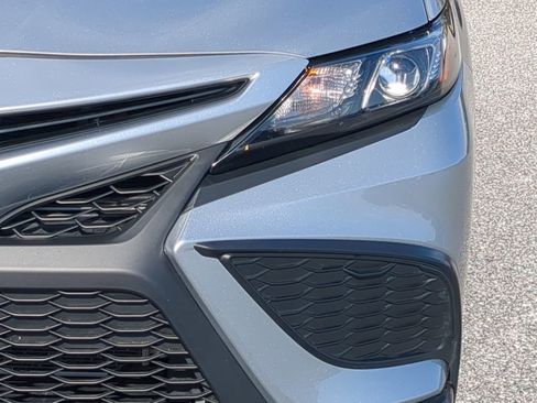 Used 2023 Toyota Camry SE image 18