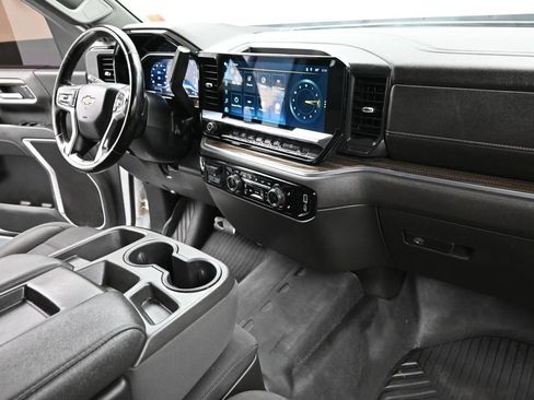 Used 2024 Chevrolet Silverado 2500 LT AWD/4WD image 19