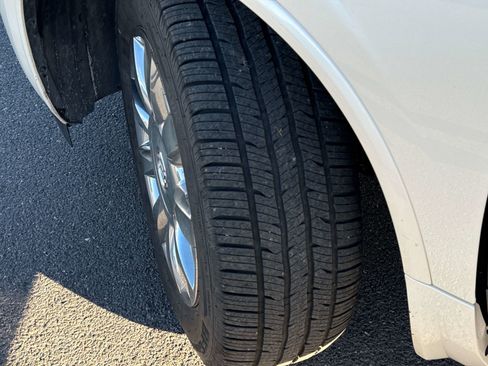 Used 2015 Buick Enclave Leather image 8