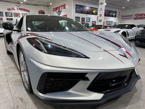 Used 2021 Chevrolet Corvette Stingray Preferred Cpe w/ Z51 Performance Package RWD image 3