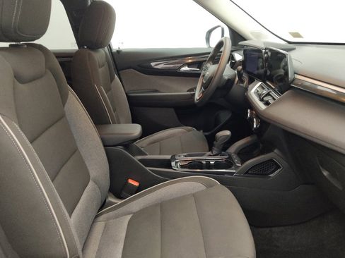 Used 2025 Chevrolet TrailBlazer LT FWD image 21